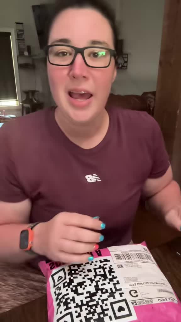 68e2f80fa942b_v12044gd0000d33cmdfog65tghb79df0.mp4