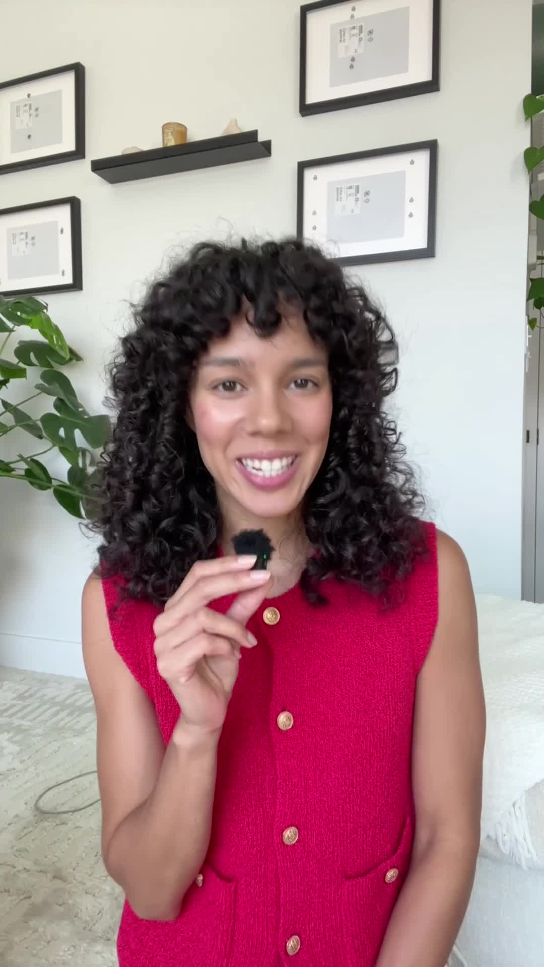 68e749f438a1f_KassandraCruz_AboutMeIntroUGC.mp4